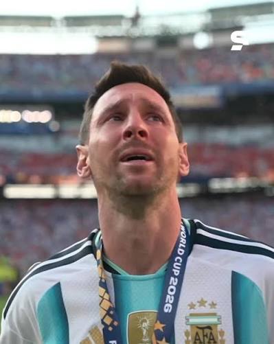 MESSI SE DESPEDE EMOCIONADO! 🥺 Lionel Messi foi às lágrimas após perder  para a Espanha e ser vice. O argentino se despede das Copas. *Contém texto  alternativo. #CopaNaGlobo #ViveNaGente #Espanha #Argentina #Messi