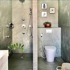 Tampak lampu gantung bewarna kuning. 10 Desain Kamar Mandi Minimalis Dengan Kloset Jongkok Dan Duduk
