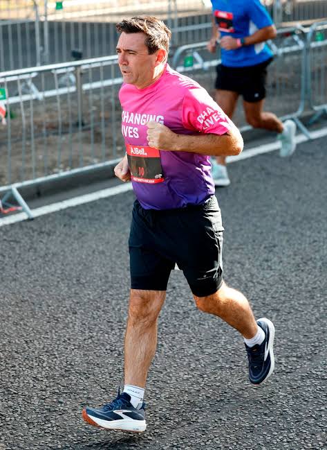 Andy Burnham joins tens of thousands to take part in biggest ever Great  North Run - The Mirror