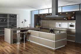 Cocina moderna minimalista en color violeta. Diseno Y Decoracion De Cocinas Modernas Decoracion De Interiores