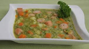 Schnelle Erbsensuppe Aus Tiefkuhlerbsen Und Frischen Mohren Von Klarabruhe Chefkoch Erbsen Suppe Erbsensuppe Gefrorene Erbsen