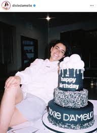verse 1 c g sometimes i don't wanna be happy am n.c. Buddy Valastro On Twitter Happy Birthday Dixiedamelio Always Be Happy And Stay Sweet Enjoy The Cake Carlosbakery Cakeboss Buddyvalastro Damelio Dixiedamelio Behappy Behappyandsmile Carlosbakery Https T Co Z7kjhivfoa