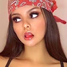 Samantha Barrera's Instagram, Twitter & Facebook