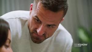 Ben writes Ellie a song apologising for his behaviour