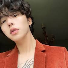 Can someone tell me what this street sign means please? I've looked  everywhere online lol.