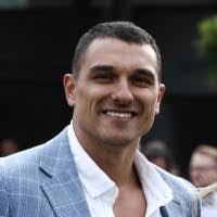 Andrew Halstead's Instagram, Twitter & Facebook