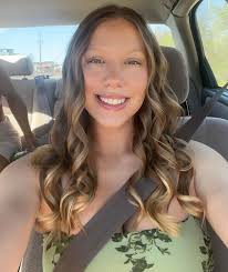 Kristen Yager's Instagram, Twitter & Facebook