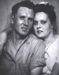 The last picture photo before elvis death > read more. Gladys Presley And Vernon Presley Dating Gossip News Photos