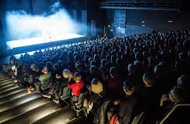 The interior of the hall is dominated by a jet black color that creates a dramatic setting for theatrical acts. Theaterhaus In Stuttgart Ministerium Zeigt Sich Irritiert Uber Das Vorgehen Stuttgart Stuttgarter Zeitung