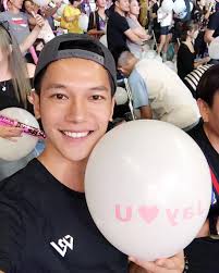 7年前的小巨蛋➡️去年的香港➡️再回到台北大巨蛋~~~每次看都有著不同感動～forever jay~🤙🏽🤙🏽🤙🏽 #梁瀚名#台北大巨蛋#