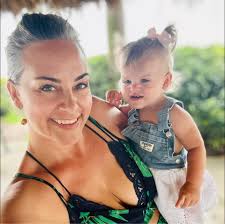 Should a wife be required to make dinner for her husband every night if she  also works full-time?