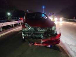 Check spelling or type a new query. Maut Kereta Dipandu Bapa Terbabas