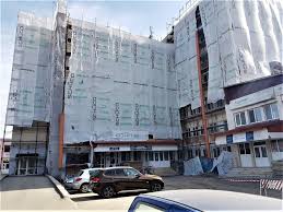 Medicii spun că a făcut o complicaţie rară, dar apropiaţii sunt convinşi spiridon din iași a murit după ce a ieșit din tură. Spitalul Din ComÄ