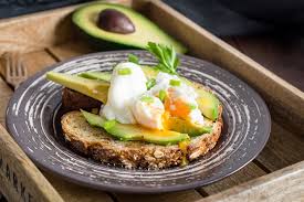 Vediamo come preparare la ricetta più nota e amata a base di questo frutto. Come Si Mangia L Avocado La Guida Completa 10 Ricette
