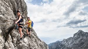 Die atemberaubende höllentalklamm neben der zugspitze, ein abenteuer mit einzigartigen höllentalklamm #zugspitze die höllentalklamm ist eine der wildesten schluchten deutschlands. Klettersteig Durch Das Hollental Bis Auf Die Zugspitze
