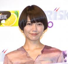 She played chihaya ayase in the competitive karuta film chihayafuru. äºŒéšŽå ‚ãµã¿ å‹è² ãƒ¡ã‚·ã¯ã‚´ãƒ¼ãƒ¤ã‚µãƒ©ãƒ€ æ¯ã‹ã‚‰é€ã‚‰ã‚ŒãŸåœ°å…ƒé£Ÿæã§ ãƒ'ãƒ¯ãƒ¼ãƒãƒ£ãƒ¼ã‚¸ã—ã¦ã¾ã™ Oricon News