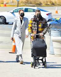 In her first interview since welcoming her daughter, gigi hadid revealed that zayn malik bought a number of things for his baby. Gigi Hadid And Zayn Malik Take Their Daughter To The Aquarium