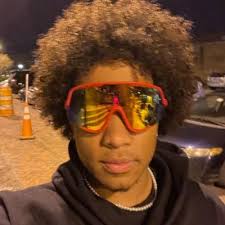 Mo Key 🦈 (@amorkey26)