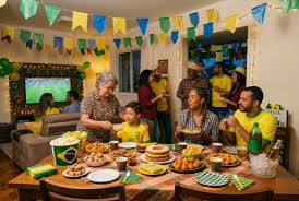 Gol e Arraiá em Curitiba: Copa do Mundo e Festas Juninas aquecem o comércio em junho e julho