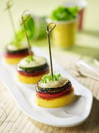 Recette De Polenta En Millefeuille Facon Tian Ideale Pour Un Aperitif Dinatoire Recette Polenta Recette Polenta