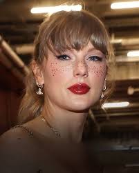 Taylor Swift's outfit sparks controversy and debate