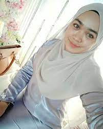 Pin By Putri Anggrainy On Baju Kurung Girl Hijab Beautiful Hijab Indian Bollywood Actress