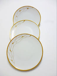 Assiettes En Porcelaine De Limoges Decor Moderne Dore Peinture Sur Porcelaine Assiettes Modernes Plate
