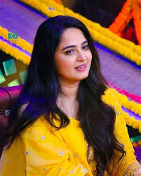 Hyderabad • instagram.com/anushkashettyo… #anushka_shetty' has collected rs. Anushka Shetty Instagram Anushka Shetty Instagram Followers Gaining And Losing This Particular Look Of Queen Devsena