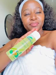 ⚠️QUICK TIP ON HOW TO USE A TONER⚠️ ✅️Start by washing your face clean with  your usual face wash or soap ( I highly recommend our Exfoliating Soap R150  for people with