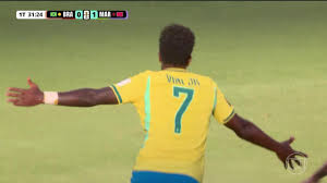 Aos 31 min do 1º tempo - gol de dentro da área de Vini Jr do Brasil contra o Marrocos