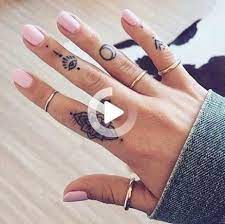70 Ideen Fur Tattoo Kleiner Hand Art Design Finger Tattoo For Women Small Hand Tattoos Finger Tattoos