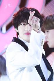 Here Are More Visuals On That Black Curly Haired Boy From 2019 Jingle Ball 15 Pictures Koreaboo Taehyung Kim Taehyung Bts Taehyung