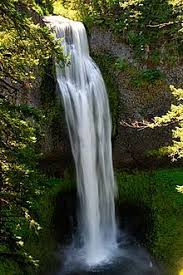 Nestled in the foothills of oregon's cascade mountains, less than ½ an hour east of the state capital of salem, oregon, sits what this amazing waterfall near detriot is just 0.6 miles round trip, and mostly flat. Salt Creek Falls Wikipedia