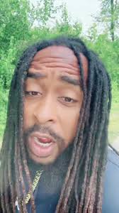 Keyshawn Davis Looks at His Brothers