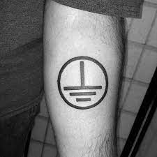 Sieh dir an, was electricity tattoo (electricitytat2) auf pinterest, der weltweit größten sammlung von ideen, entdeckt hat. 50 Lineman Tattoos For Men Electrical Design Ideas Lineman Tattoo Tattoos For Guys Simple Tattoos For Women