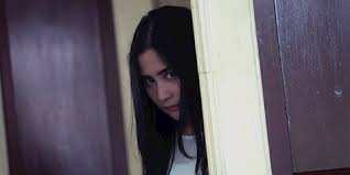 Abg sma buka bukaan ~ bigo live 2020 terbaru. Poster Danur 2 Rilis Prilly Latuconsina Ditangkap Hantu Seram Kapanlagi Com