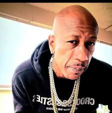 Glorilla claps 👏🏾 back at haters @MADCHILLTV glorillapimp My surgeon da  glorilapimpMysurgeondagymboo gym boo