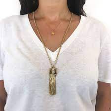 5 Ways To Layer Your Necklace Like A Pro Necklace Layered Necklaces Necklace Outfit