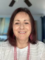 Before and afters. Omgosh I totally 💯 forgot Maskara opps. You'll see why  in the video. I got distracted 😂 Colours used🎨🎨 Main Athens Highlight  white Peach Contour Indigo 👀 cranberry sis