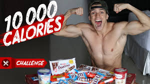 Chaque aliment possède une valeur brute en calories, par exemple une tomate vaut environ 20 kcal alors qu'une part de pizza vaut 120 kcal. 10 000 Calories Challenge Combien De Kilos De Gras En Une Journee Fitnesslogik