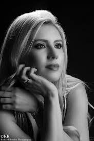 Degree in business administration and management, piano and music theory. Marcella Bragio