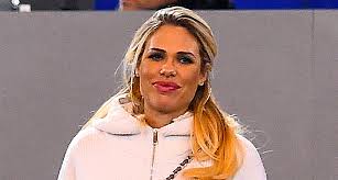 Lo ha rivelato la stessa showgirl nel corso della prima puntata de le iene. Ilary Blasi Incinta Ultime Notizie Flash