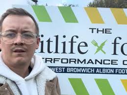 Four-some Victoria move a point behind leaders