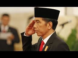 Ia lahir di surakarta, 21 juni 1961. Video Joko Widodo Iit Sriyantini Terlengkap