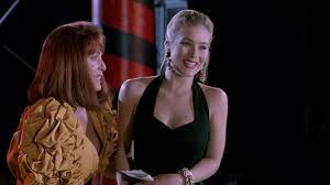 Any fans of Don't tell Mom, the babysitter's Dead? My favorite movie with  Christina Applegate : r/nostalgia