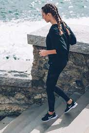 Hiking Outfits For Women To Wear In Winter Hiking Outfit Women Athletic Outfits Hiking Outfit