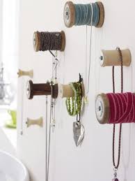 Diese Spulen Sind Vor Allem Fur Ketten Und Armbander Genau Richtig Putztipps Schmuckaufbewahrung Armband Aufbewahrung Diy Ideen