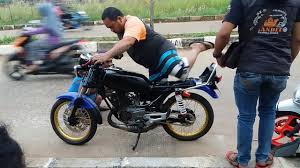 Untuk kenyamanan kendaran anda, tentunya sangat perlu banyak sekali hal baru tentang modifikasi kendaraan untuk referensi menciptakan modifkasi terbaik anda. Rx King Special Engine Motoplat Youtube