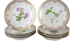 Overall, the more complete the set, the better its condition, and the rarity of old china dishware — all add up to a higher value than new pieces. 12 Classic Vintage China Patterns