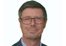 S-kandidat malede nazitegn på valgplakater og hængte DF'er ud som nazist